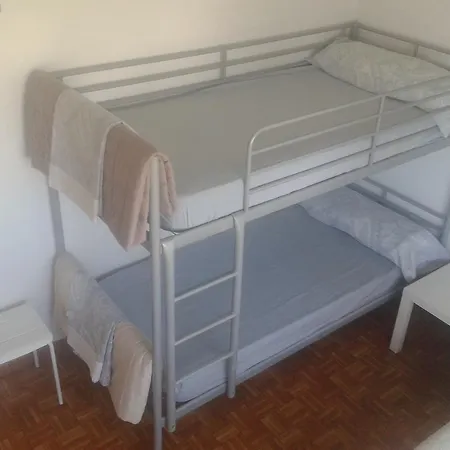 카사 도 마라비야스 호스텔 *